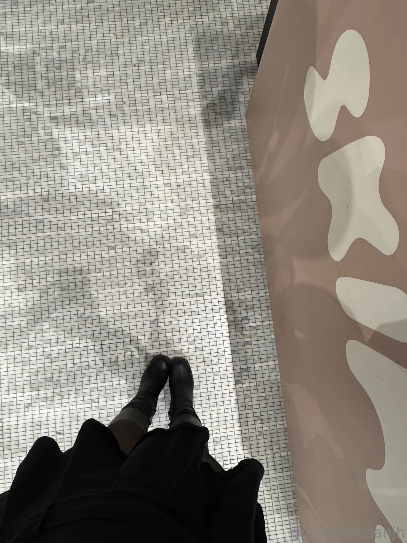 Goodmorning happy friday babe i went bra shopping at skims i need your part 1 