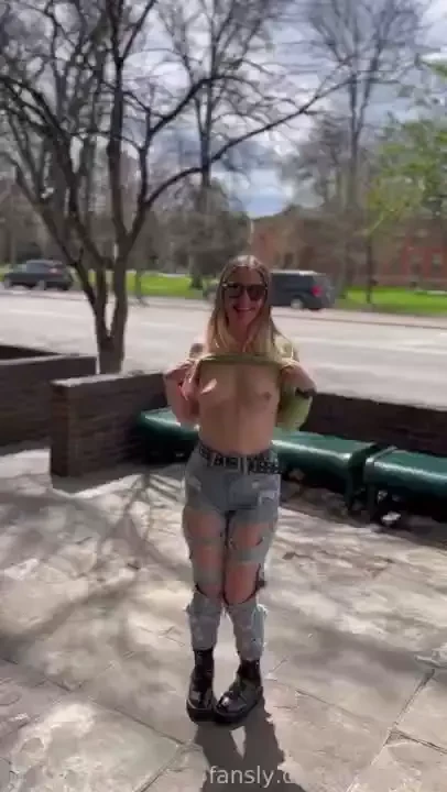 This sexy girl takes on the streets of foco 