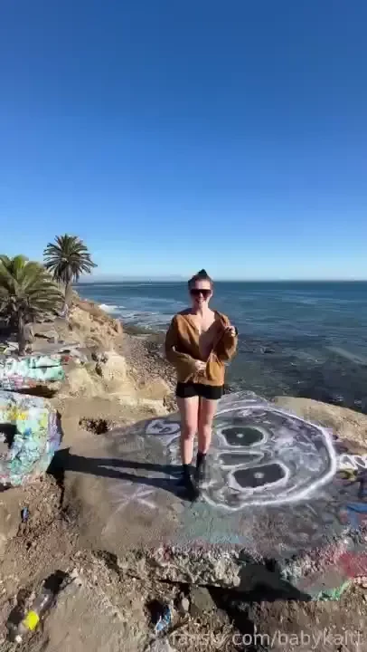 Flashing by the ocean 