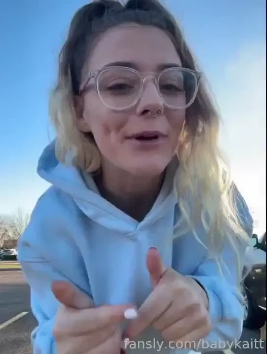 I was horny while running errands so i decided to pop in my butt plug 