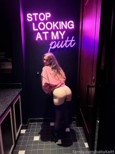 Stop looking at my putt