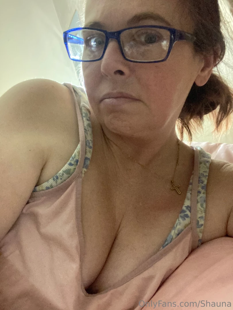 Spending my sunday morning in pink silk sheets 