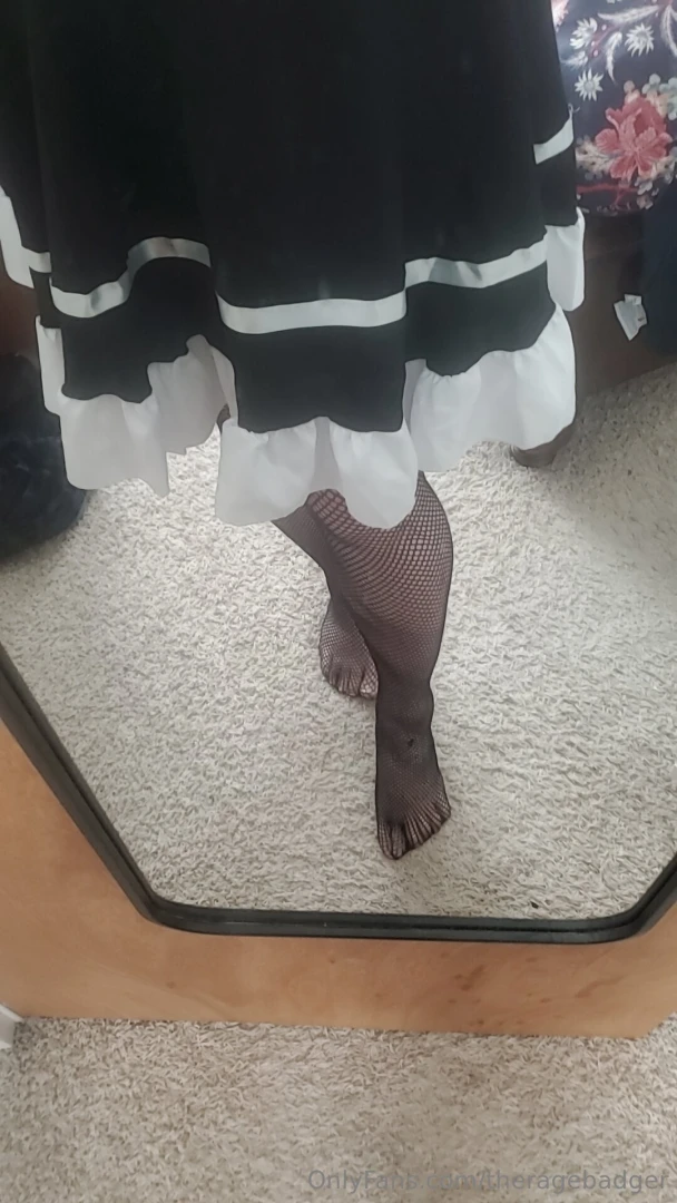 Just a lil foot and leg tease i know several of you have been patient part 2 