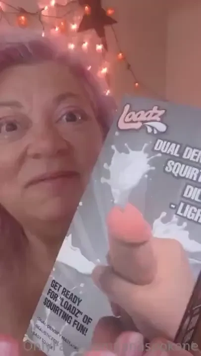 Cum shooting dildo 