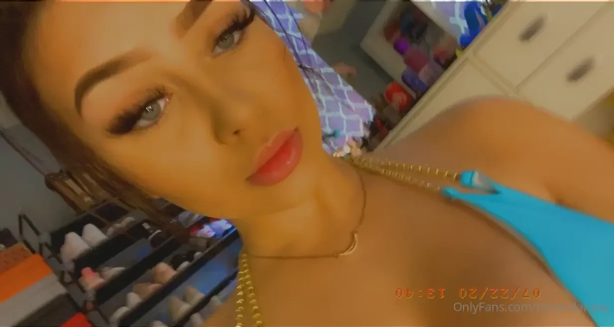 Who wants too see me take it off in messages 