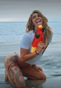 Thehottestbeach just hit 1k fans in 48 hours are you even surprised part 19