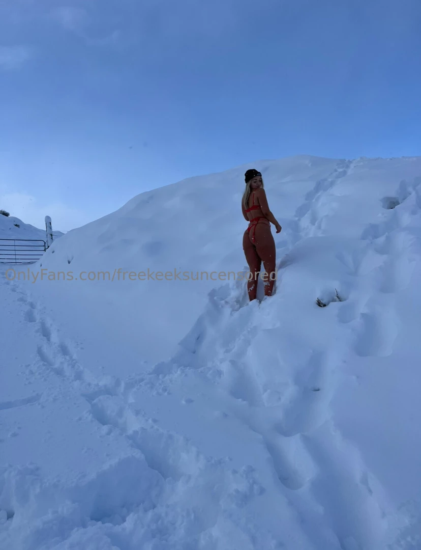 I think i need some more lingerie pics in the snow this szn 