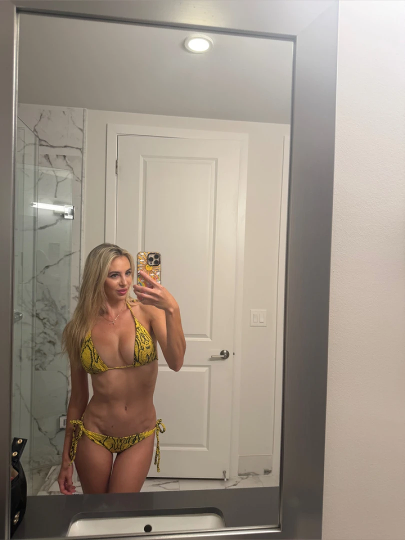 Hi babes i m having a livestream tonight on my other page briteresi 