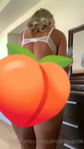 Mira como se mueve mi culo see how my ass moves check the dm in 30