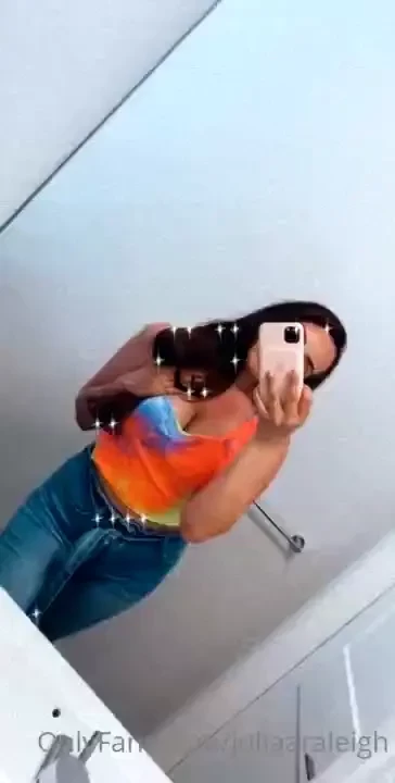 A little mirror video hope everyone s having a good day 