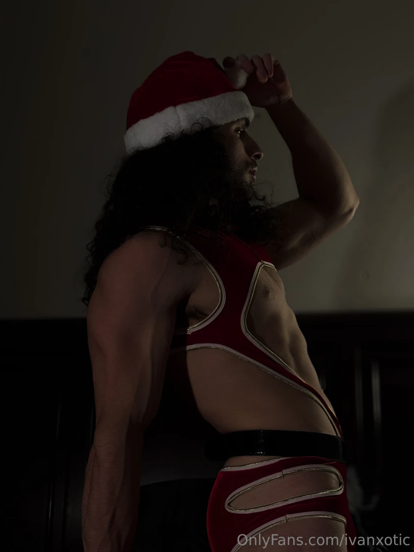 Ho ho ho happy holiday everybody your sexy santa has a wonderful news 