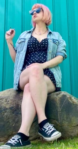 No ai no assistants answering my dms no heavily edited photos no lies