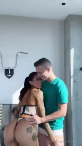 I can t keep my tongue to myself