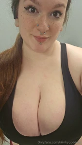 More of my h cup titties in this xl sport bra on my main part 1