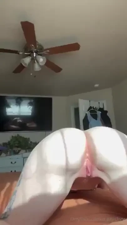 My phone falling shaking ass too hard 