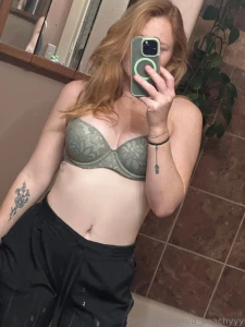 Yeah yeah i need to clean my mirror