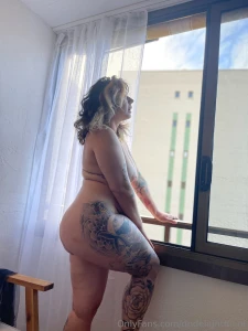 Breezy lighting tattoos smirk nerd switch curvy curlyhair say_please part 2