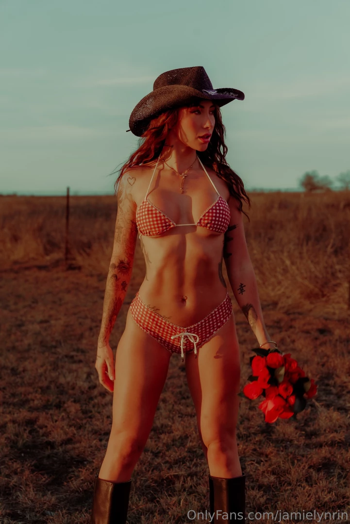 Getting ready for vday but i dont have a date yet any takers follow my 