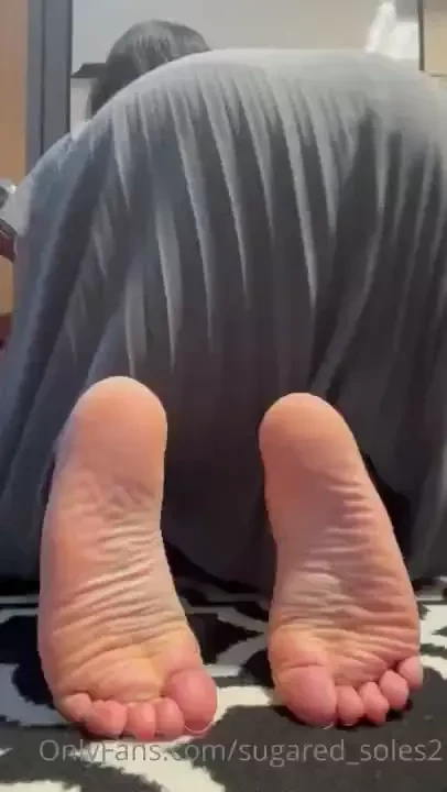 Wearing my butt plug all day at work is so funnn i know y all like my 