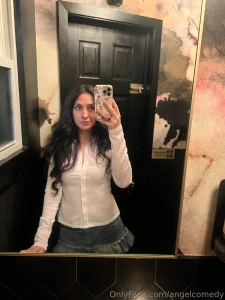 Live stream tonight i need to restring my guitar and catch up with you