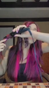 Me checking every 5min to see if i got any new msgs from u