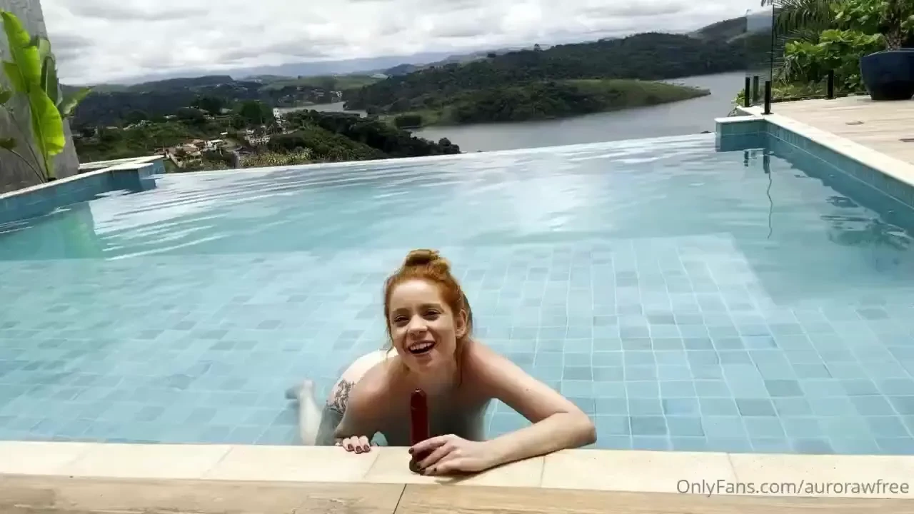 I went to the pool and twerked a lot on my toy 