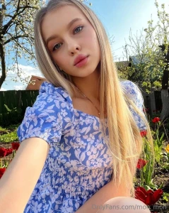 Do you fall in love with eyes or words first