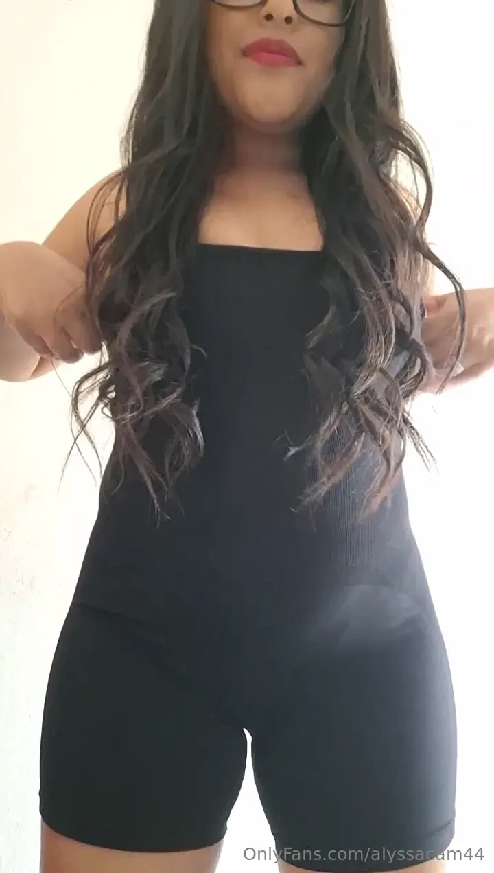 How does this new outfit look on me part 2 