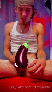 It ain t gon suck itself i was so mfin horny before i hopped in the