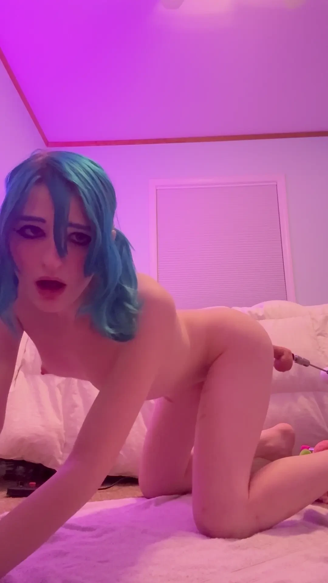 Goon with me this fucking machine is so much fun but not as good as 