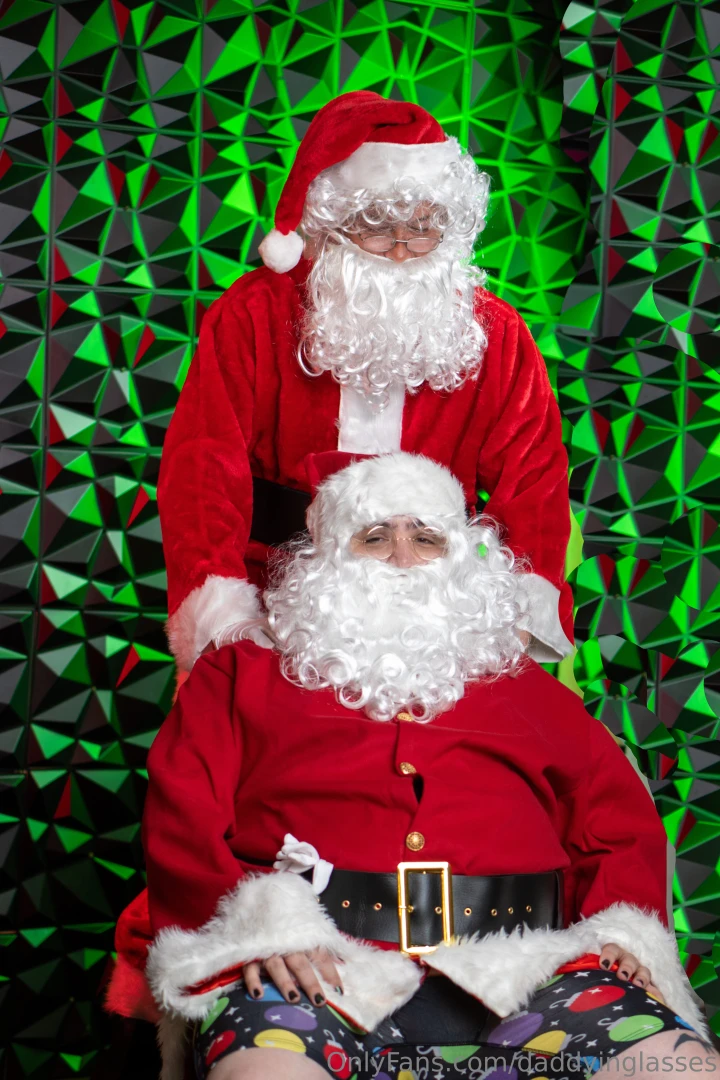 Merry christmas i really wanted to showcase my favorite pictures as part 7 