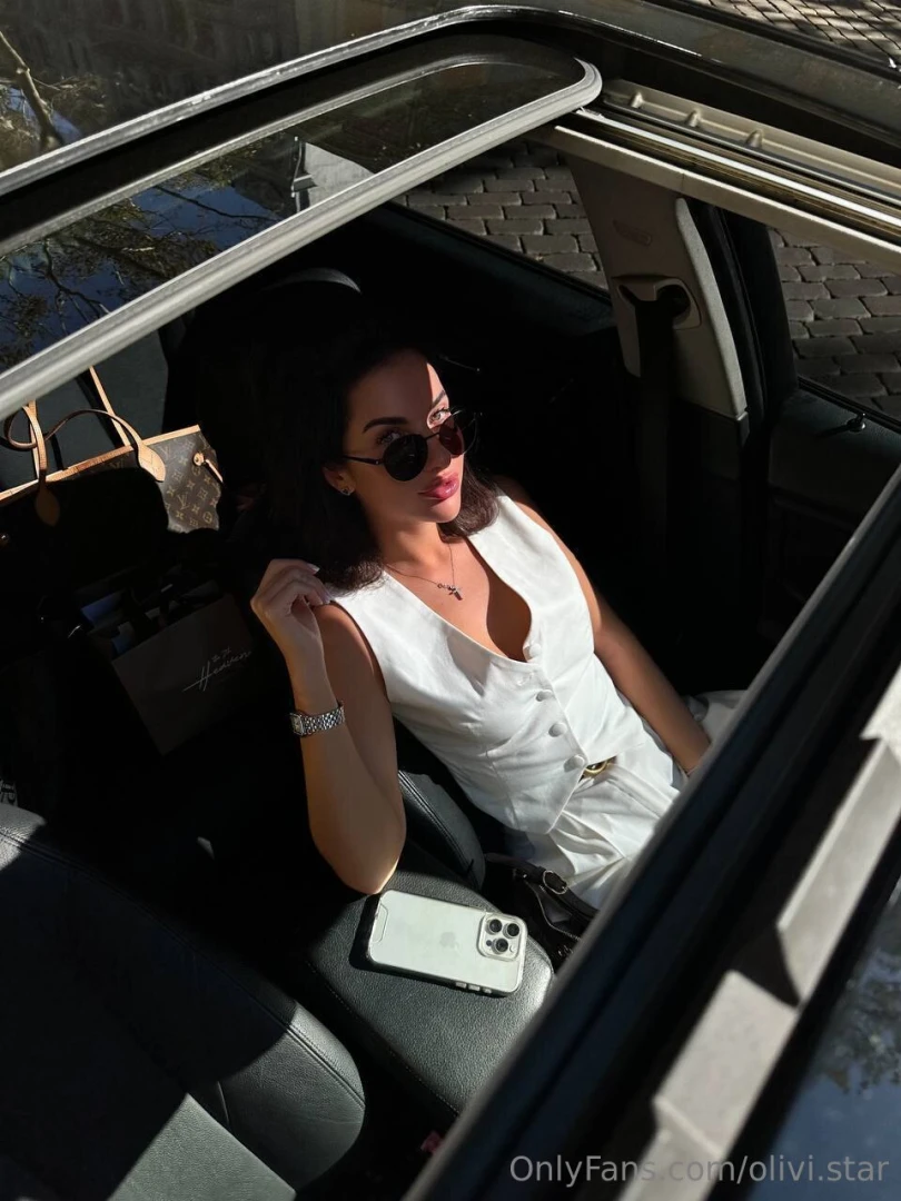 I love to drive the sound of the engine the frantic speed and loud part 1 