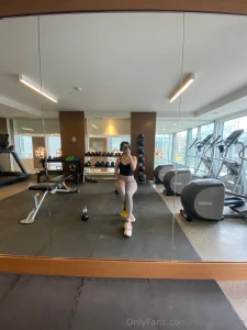 Men can t even tie their shoes right why would i trust them with