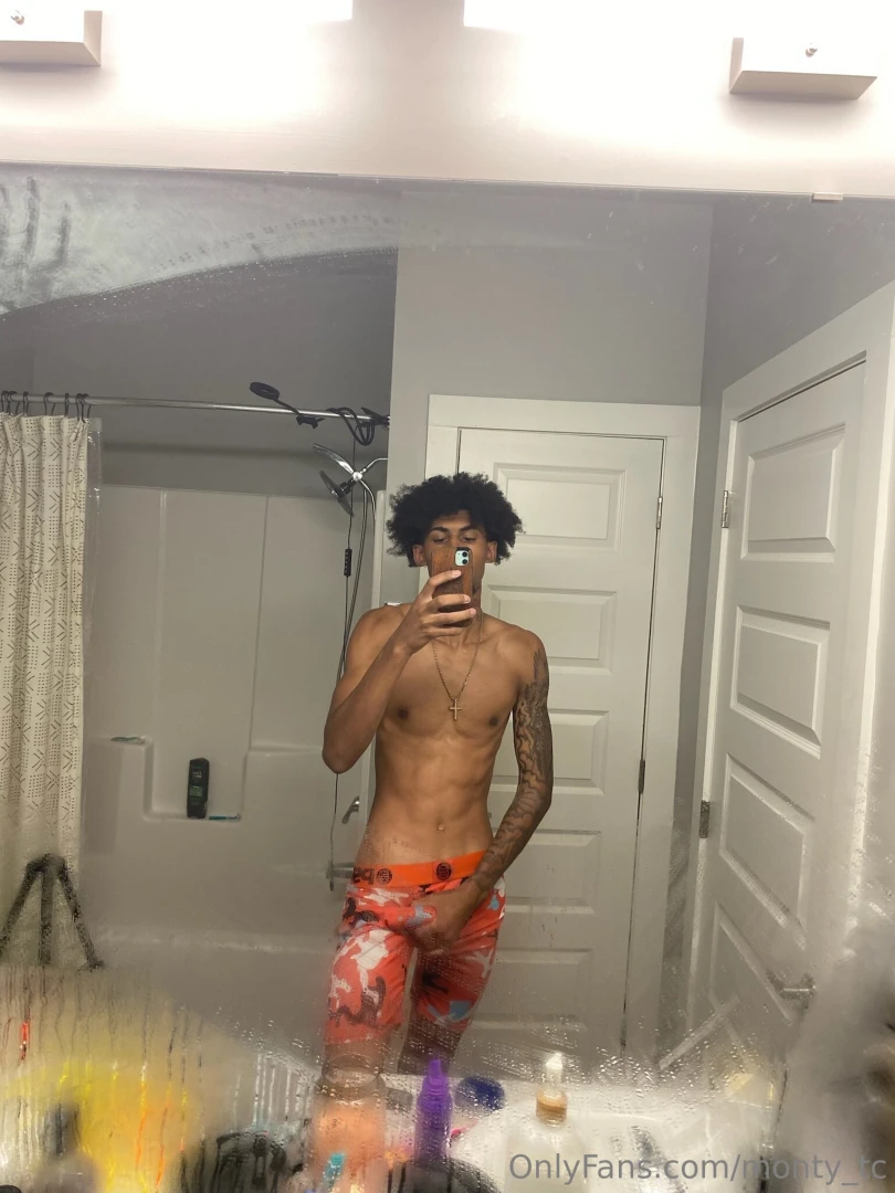 Who s ready to make me moan 