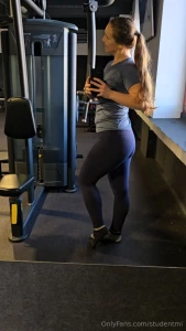 Just trying to learn to pose in the gym since nobody s here now part 1