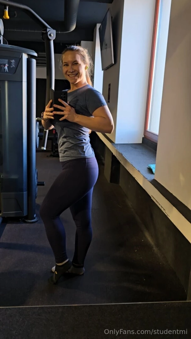 Just trying to learn to pose in the gym since nobody s here now part 3 