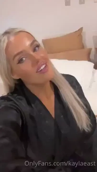 I m going live with my hot friend 