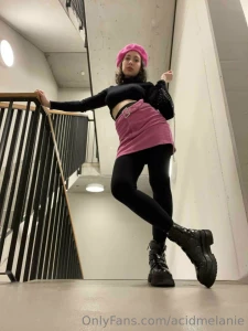 Undress me and eat with your eyes