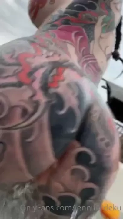 I know fucking in water low key sucks but the idea of it is looking 