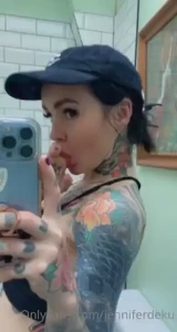 A couple of post gym selfies real quick to prove that i went to the