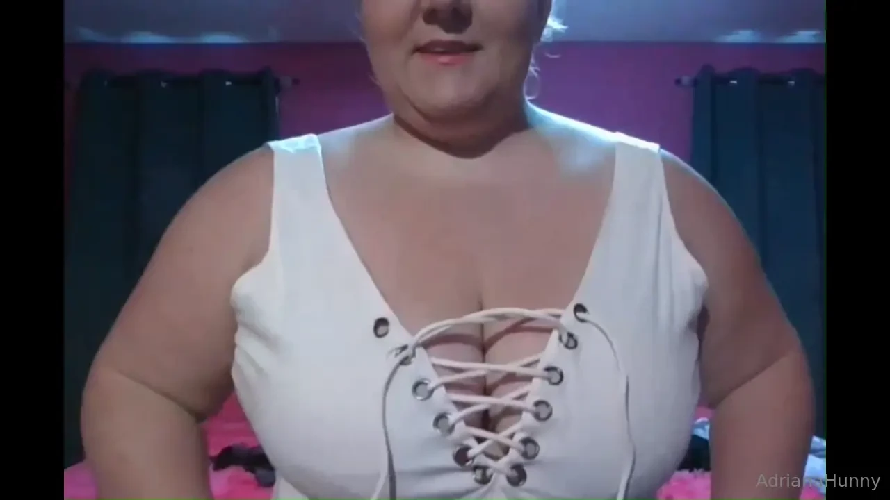 I love wearing cute and sexy lingeries for you do you like watching me 