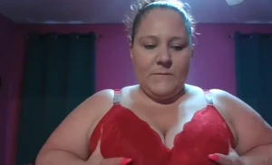 Now who wants to motorboat these big titties