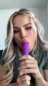 Hey i ve got a new toy send me a dm if you want to see how i use it on