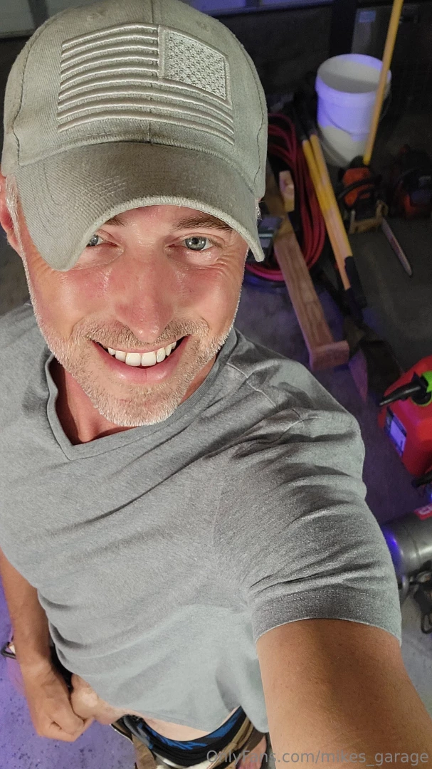 In the garage playing with my tool online if you want to hang 