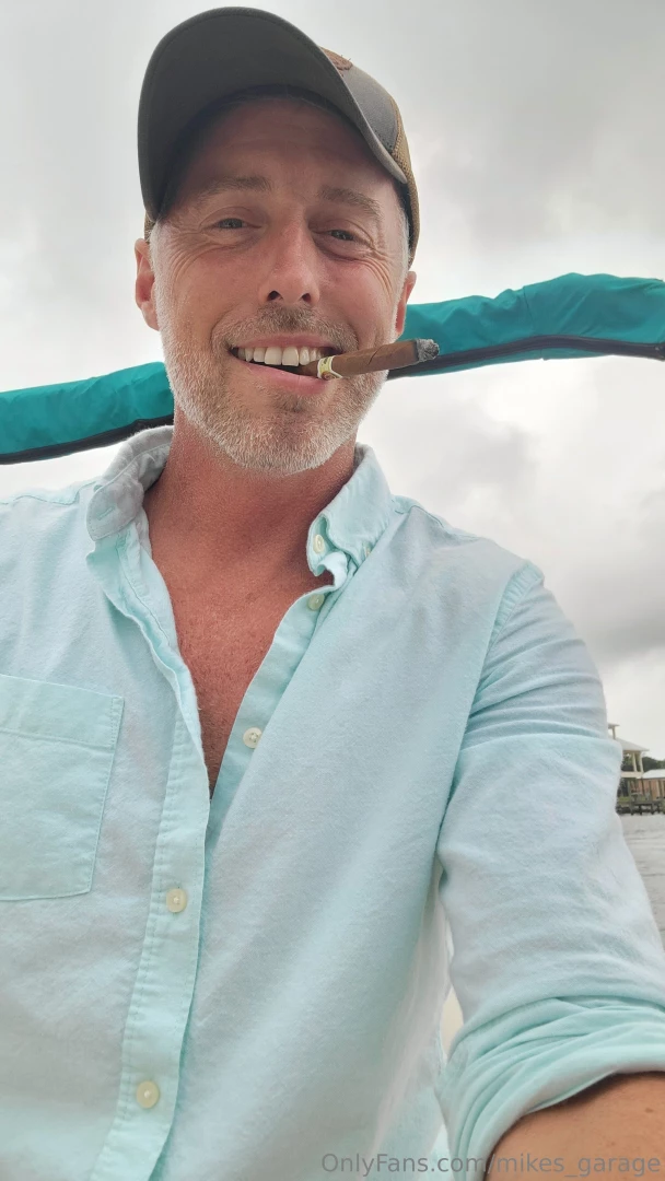 I m alive just living it up watching the bet show on earth part 1 