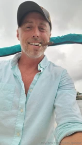 I m alive just living it up watching the bet show on earth part 1