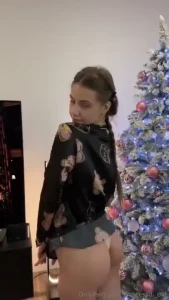 Share your christmas tree with me too