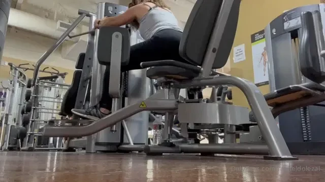 A little monday evening motivation for you with leg amp glute 