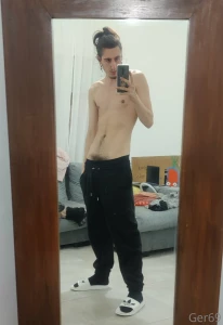 Check him out horny bi kink friendly 23yo custom vids amp pics with