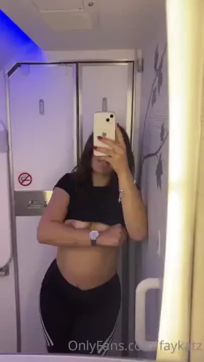 Got a little horny in the airplane and a girl has to do what she does 
